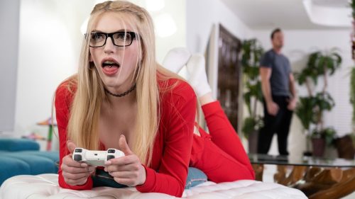 TransAngels: Gamer Girl Gets Creampied – Izzy Wilde